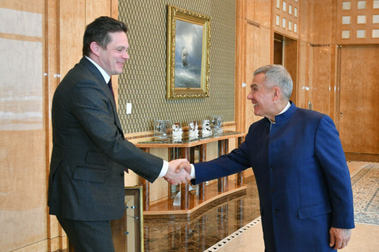 Миңнеханов Казан Кремлендә Третьяков күргәзмәсен уздыру мөмкинлеге турында фикер алышты