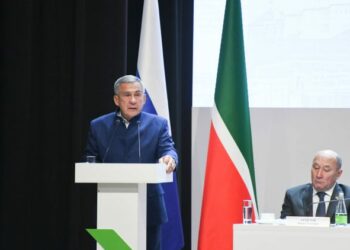 Рөстәм Миңнеханов: Кадрлар әзерләү мәсьәләсен яңадан карау мөһим