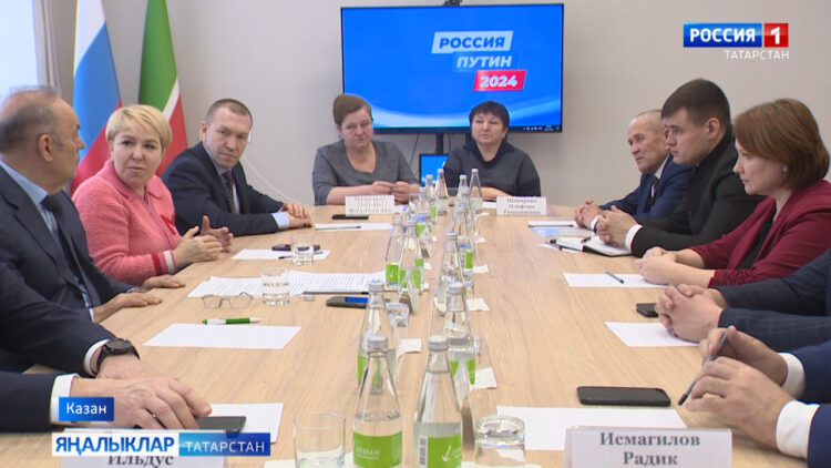 Казанда Путинның ышанычлы вәкиле Ирина Гусева белән очрашу узды