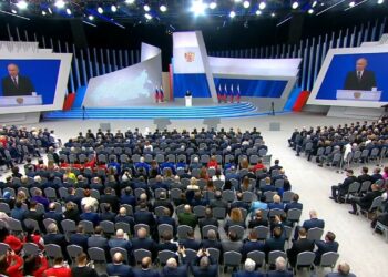 Владимир Путин махсус хәрби операциядәгеләрнең гаиләләренә ярдәм итү өчен барысын эшләргә йөкләде