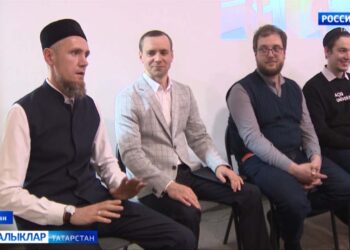 Апанай мәдрәсәсендә Татар яшьләре форумы вәкилләре җитәкчелегендә түгәрәк өстәл узды