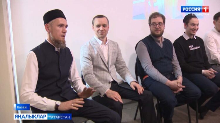 Апанай мәдрәсәсендә Татар яшьләре форумы вәкилләре җитәкчелегендә түгәрәк өстәл узды