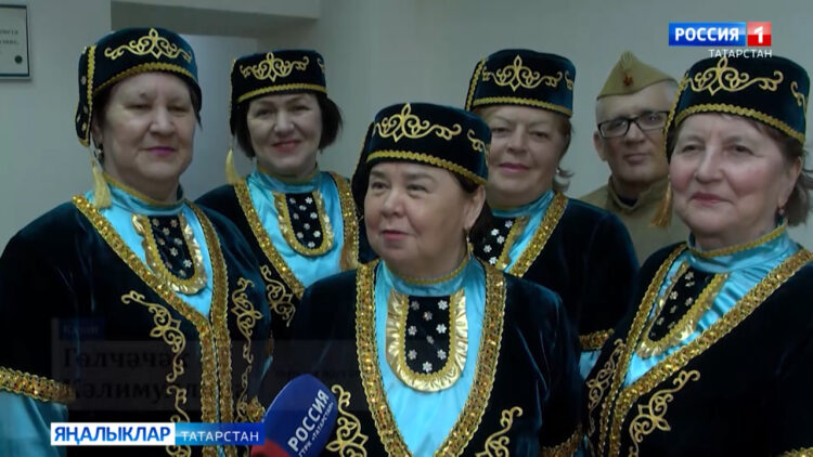 Җырлап яшәү