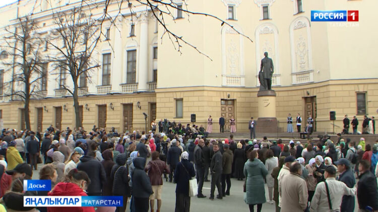 Бүген туган тел көне һәм Габдулла Тукайның тууына 138 ел тулу уңаеннан республикада төрле чаралар уза