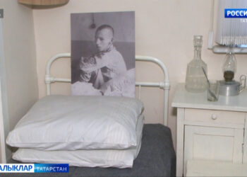 Бүген татар җәмәгатьчелеге Габдулла Тукай каберенә чәчәкләр сала