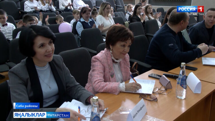 Шәмәрдән бистәсендә Вадим Захаров исемендә 1нче район җырчы, вокалистлар фестивале узды