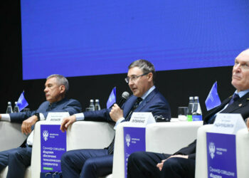 Рөстәм Миңнеханов кадрлар дефициты турында: Һәр урында квалификацияле белгечләр кирәк