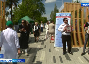«Татмедиа» җәмгыяте бинасы каршындагы мәйданда Казанда «Журналистлар урамы» ачылды