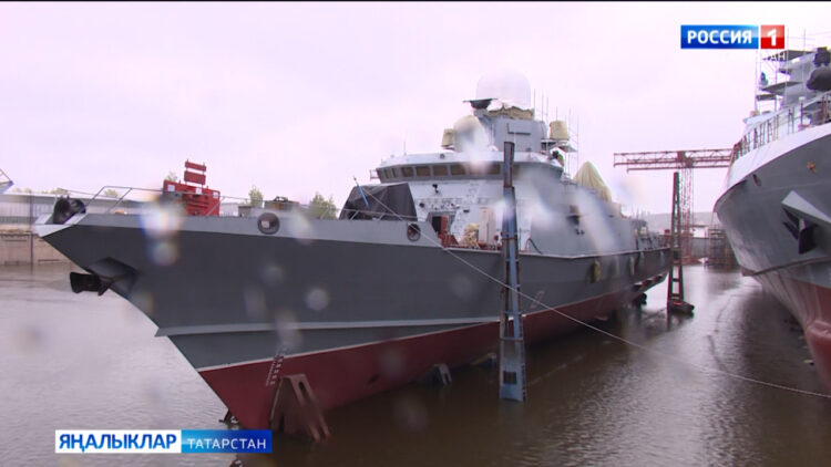 Яшел Үзән заводында берьюлы ике судно суга төште