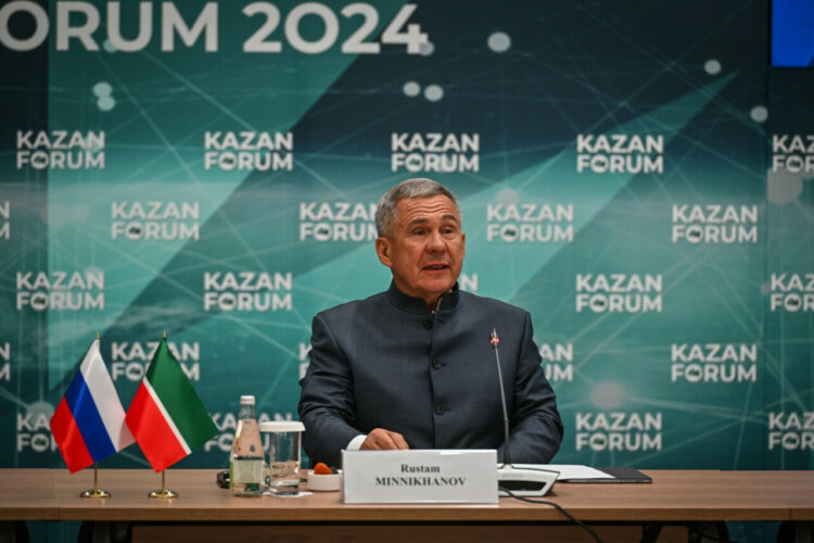 Рөстәм Миңнеханов: Санкцияләр шартларында сәүдә-сәнәгать палаталарына ихтыяҗ арта