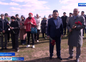 Питрәч районы Күн авылында гомерләрен Камал театрына багышлаган артистлар Раушания Юкачева, Айдар Хафиз исемнәре мәңгеләштерелде