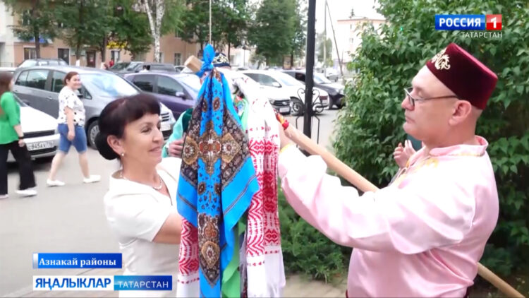 Азнакайлылар — Сабантуйга сөрән сукты