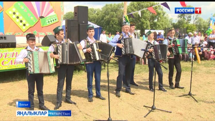 Буа районының Әлки авылы бәйрәмендә “Иң ишле гаилә”ләр мәйдан уртасында бүләкләнә