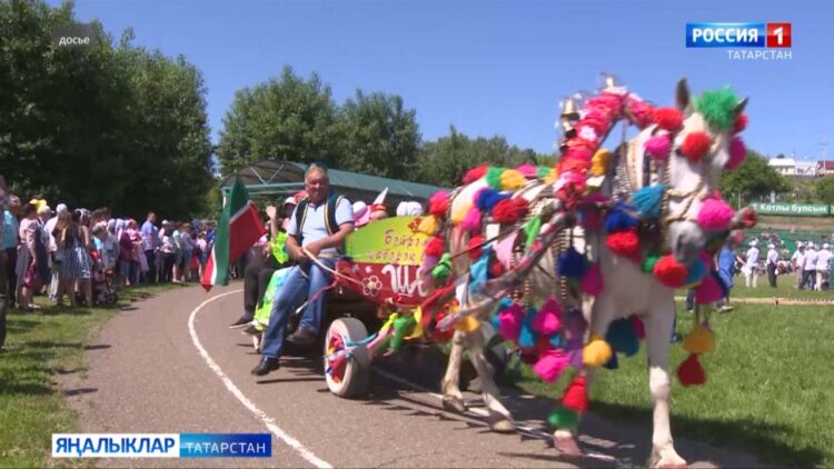 Сабантуйлар гөрли дөнья буйлап