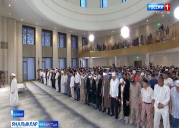 Быел Татарстанда гает намазы уздыруның төп урыны Әлмәт шәһәренең яңартылган үзәк мәчете булды. Анда Татарстан Республикасы Рәисе Рөстәм Миңнеханов катнашты.