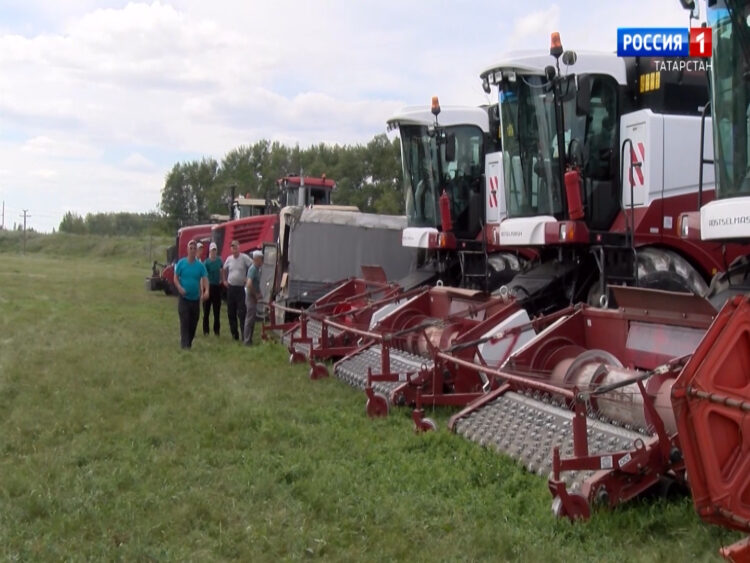 Шушы көннәрдә Апас районында комбайннар парады узды