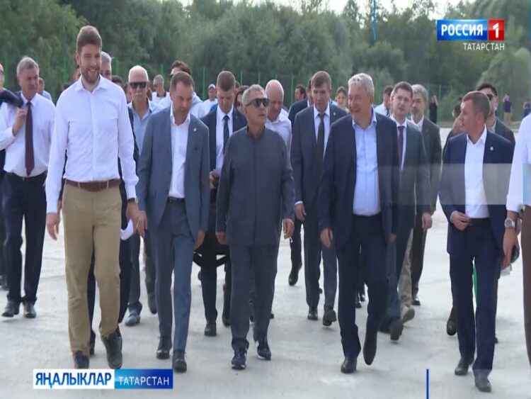 Рөстәм Миңнеханов Яшел Үзәндә логистика комплексының өченче чиратын ачуда катнашты