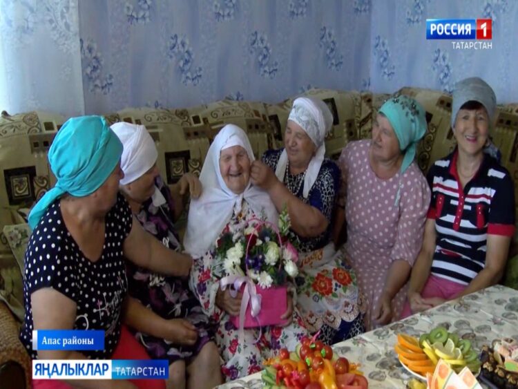 Апас районы Түбән Барыш авылы әбие Бибинур Садриевага 90 яшь тулды