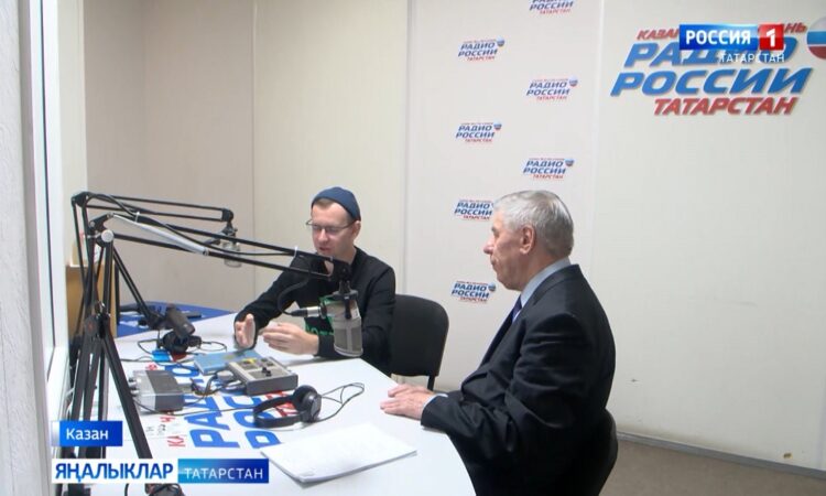 Бүгенге “Тел сагында” сәхифәсендә сүз радиода әзерләнгән яңа радиоспектакль турында булыр.