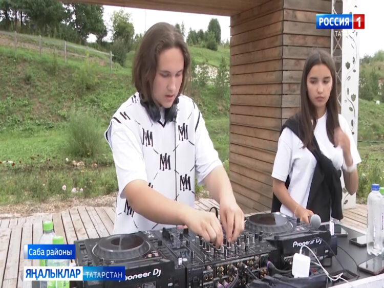 “Алдынгылар хәрәкәте” элеккеге пионерлар кебек