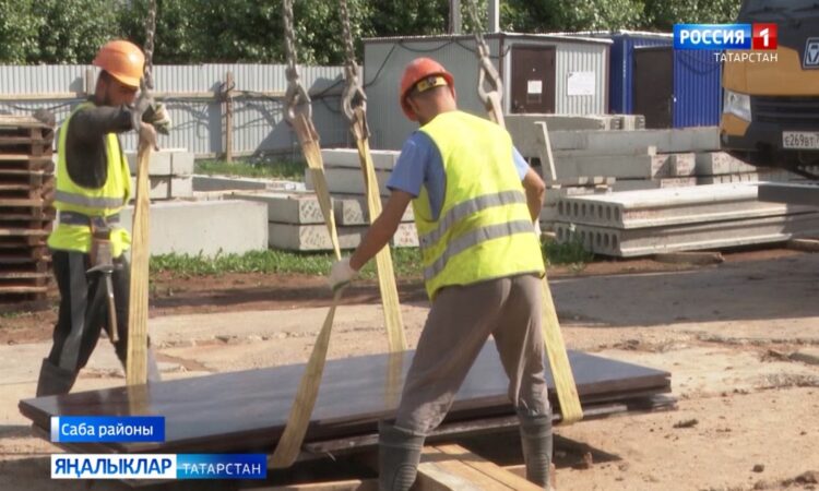 Байлар Сабасында бүген шәhәрдәгедәй итеп салына торган ике бина саны сафка бастырып яталар.