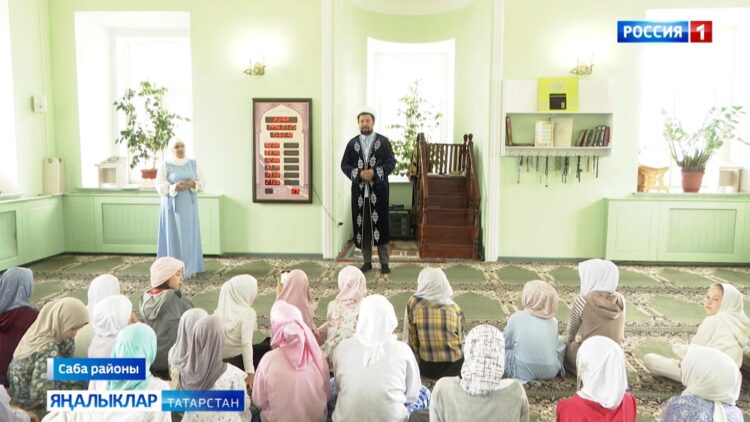 Саба раойнының Җәмигъ мәчете каршында ир-балалар өчен смена башланды