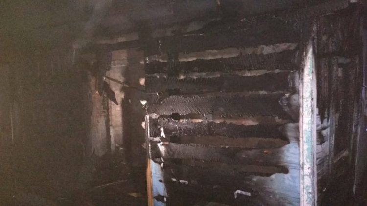 В сгоревшем доме в Нагорном, в котором погибли два человека, собирались пьяные компании