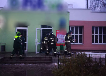 В Зеленодольске из пожара спасли охранницу магазина