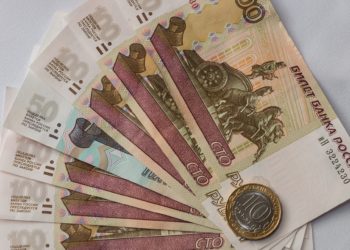 Депутаты Госдумы предложили избавить от НДФЛ россиян с низким доходом