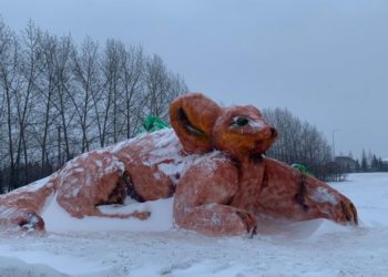 В Лаишевском районе появилась скульптура гигантской мыши