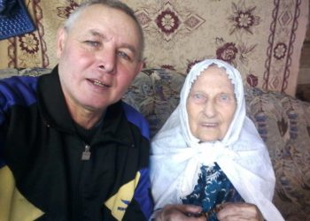 Добрые вести: 104-летняя жительница Мамадышского района пьет чай с гостями и читает намаз