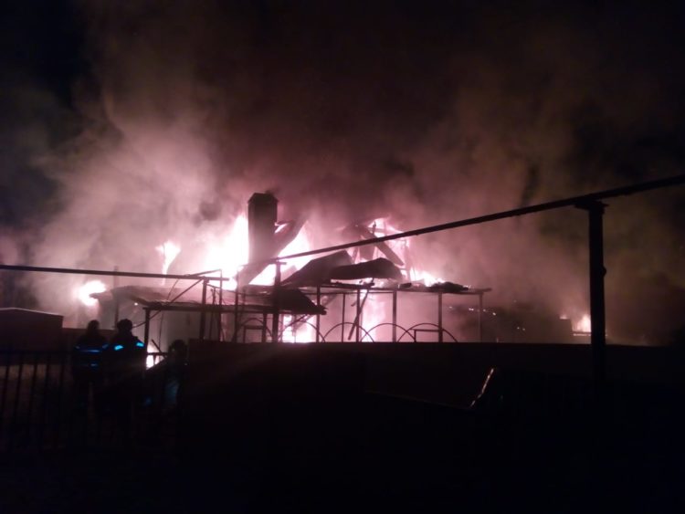 В Зеленодольском районе на пожаре погибла женщина и пострадали двое мужчин