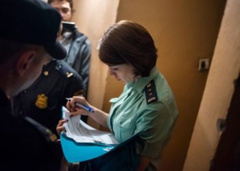 Приставы изъяли у челнинки иномарку из-за долга по кредиту