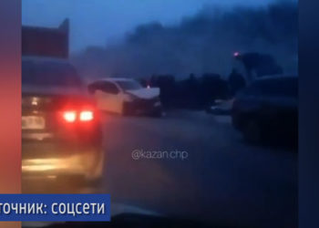 В страшной аварии в Казани погибла женщина, которую зажало в салоне автомобиля