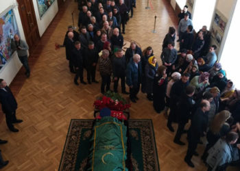 Фарид Мухаметшин прибыл на церемонию прощания с экс-прокурором РТ Кафилем Амировым