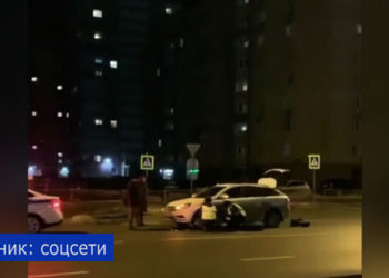 «Вот они — защитники!»: инспекторы ДПС помогли автоледи заменить колесо