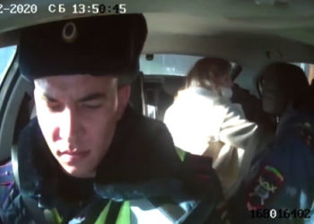 В Казани сотрудники ДПС помогли ребенку с травмой головы