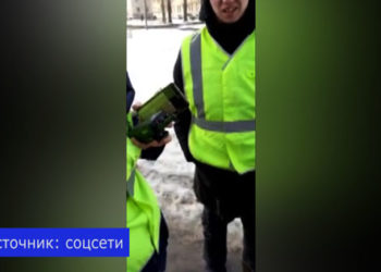 В Казани мужчина устроил скандал с сотрудниками ГИБДД, которые пытались его задержать