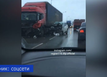 В Татарстане два человека погибли в лобовом столкновении с фурой