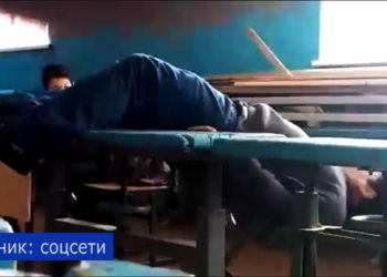 В Татарстане на видео сняли ведущего себя неадекватно учителя труда