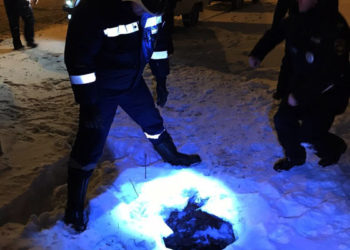 В Казани женщина получила травму плеча, провалившись в незакрытый колодец