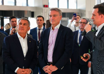 Герман Греф ознакомился с инновационными сервисами для жителей Татарстана