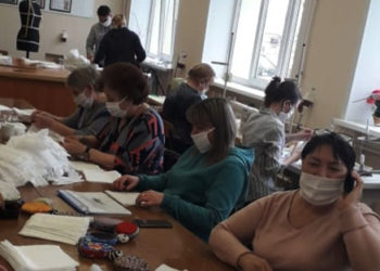 В Татарстане преподаватели и студенты колледжей сели за пошив масок