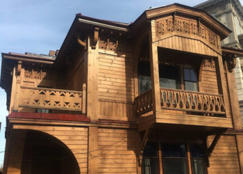 Появились фотографии отреставрированного деревянного купеческого дома в центре Казани