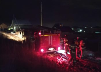 Соцсети: в казанском поселке пожарная машина не доехала до места из-за ям на дорогах