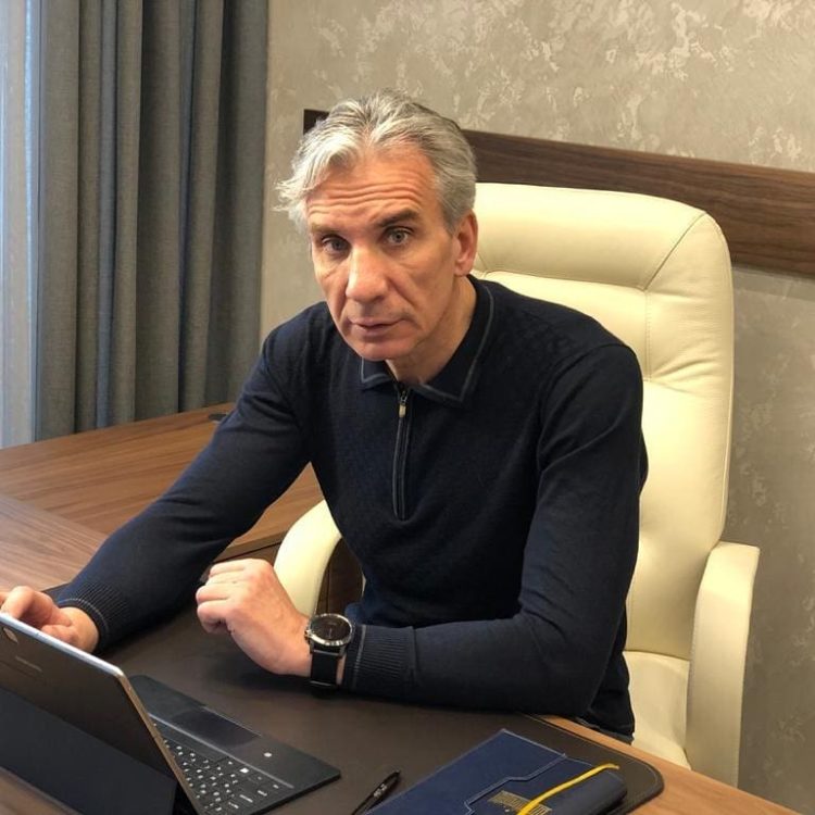 Ирек Зиннуров провел онлайн-прием населения с помощью прямого эфира в инстаграме