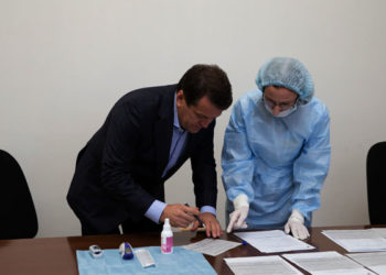 Стали известны результаты повторного теста мэра Казани на коронавирус
