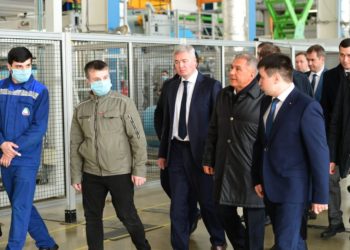 Рустам Минниханов поручил проработать вопрос о поставках медицинских масок в Татарстан