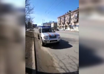 Из-за коронавируса на улицах Альметьевска начали разъезжать полицейские патрули с громкоговорителями