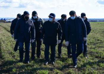 Рустам Минниханов проверил, как в Буинском районе проходят посевные работы